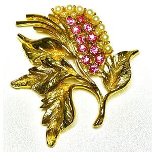 VINTAGE Brooch Signed GERRYS Pink Rhinestone Vtg Costume Jewelry Pin A16